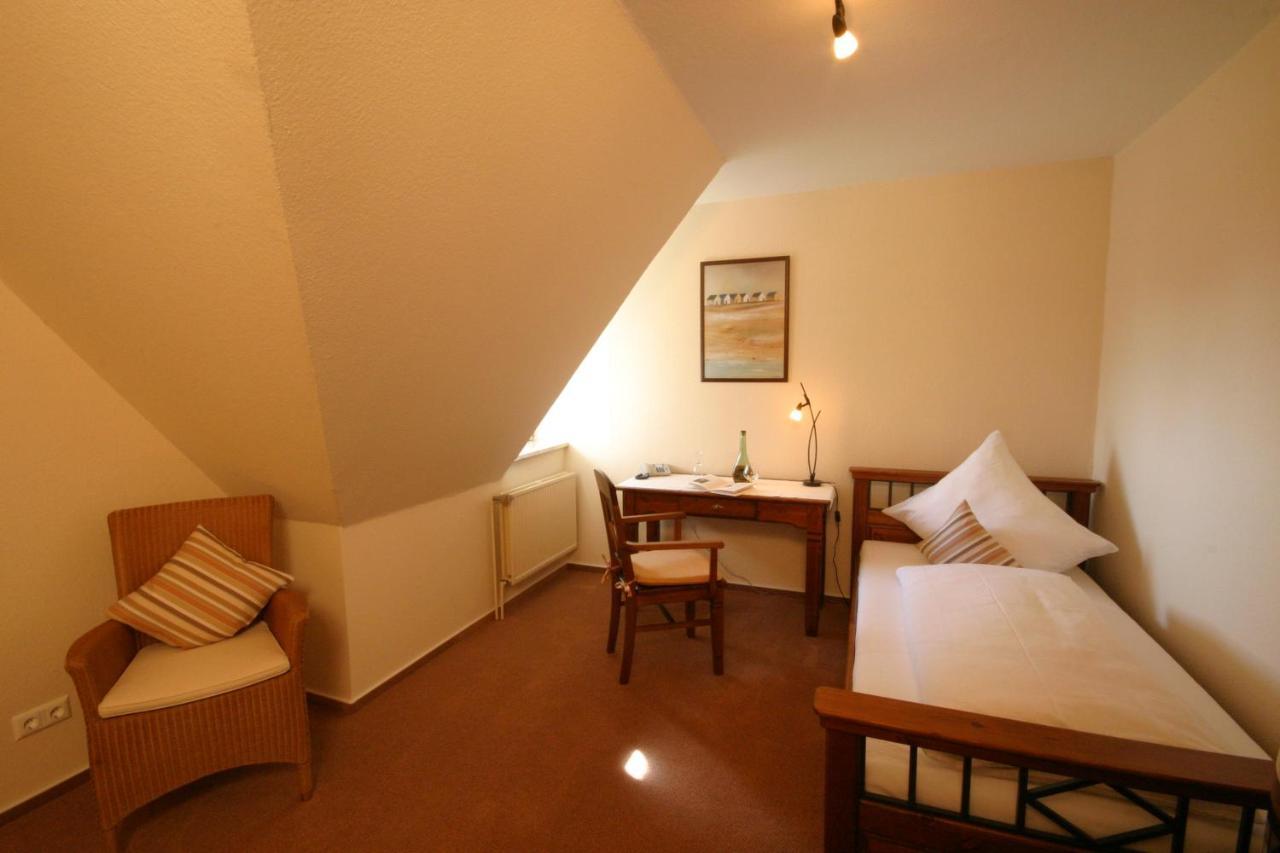 Inselhotel Kapitaen Tadsen / Amrum Nebel Luaran gambar
